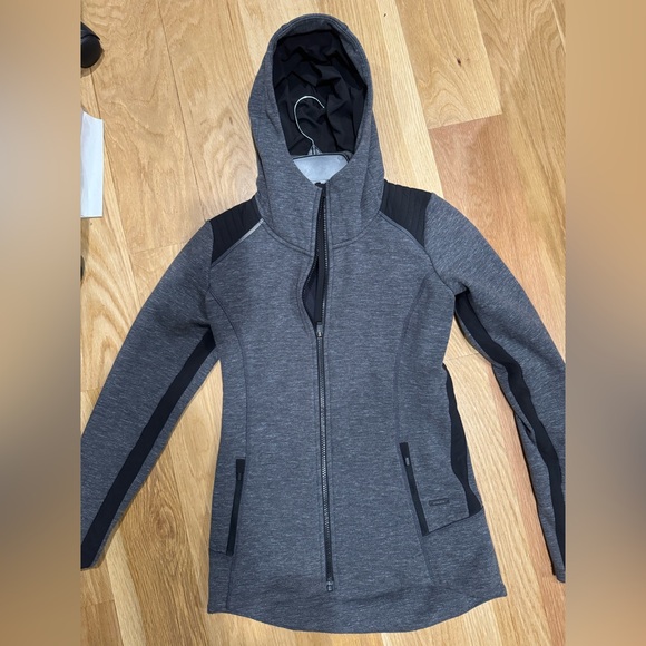 Athleta Tops - EUC Athleta zip up hoodie sweatshirt jacket coat size XS